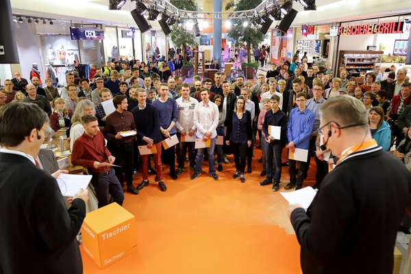 Großer Besucherandrang bei der Siegerehrung des Landesgestaltungswettbewerbs Die Gute Form 2019 im ELBEPARK Dresden, Foto: Matthias Ander